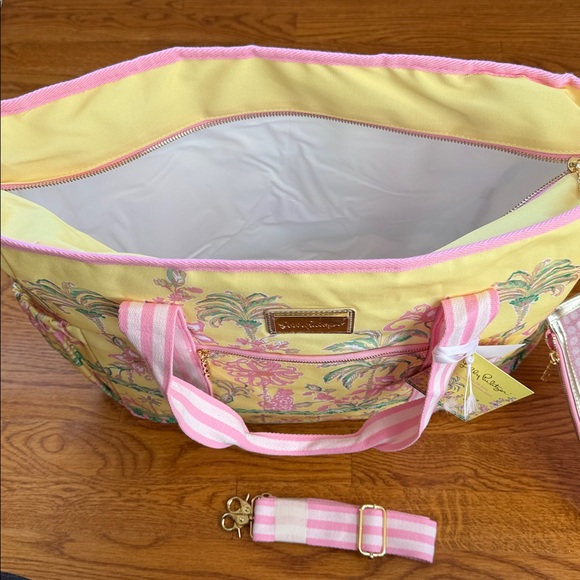 NWT Lilly Pulitzer Tropical Oasis Large Cooler Bag Canvas Tote w/ Matching Pouch - Picture 10 of 16